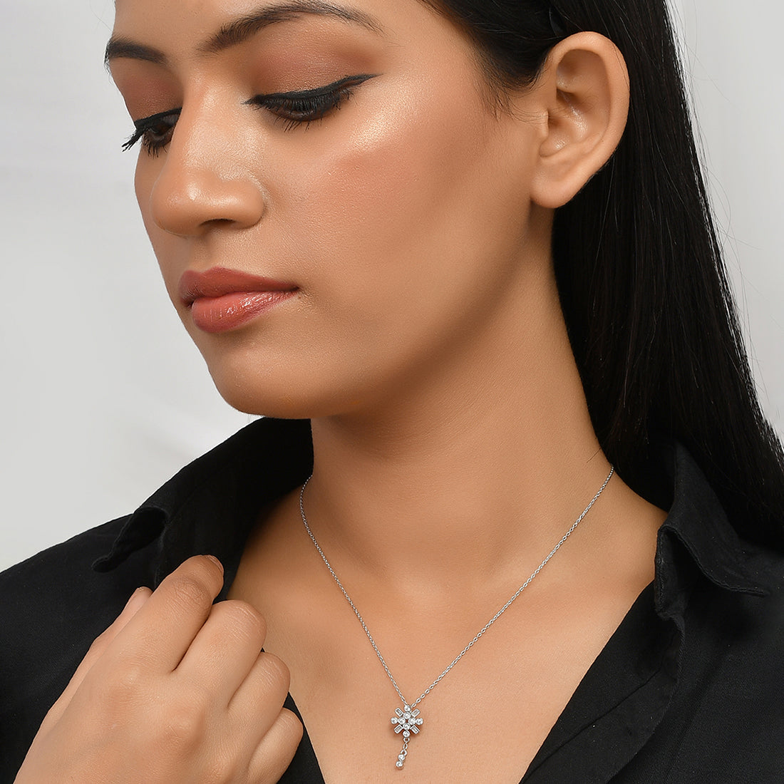 Mother's Day Collection Round Cut Zircons Sterling Silver Pendant with Chain