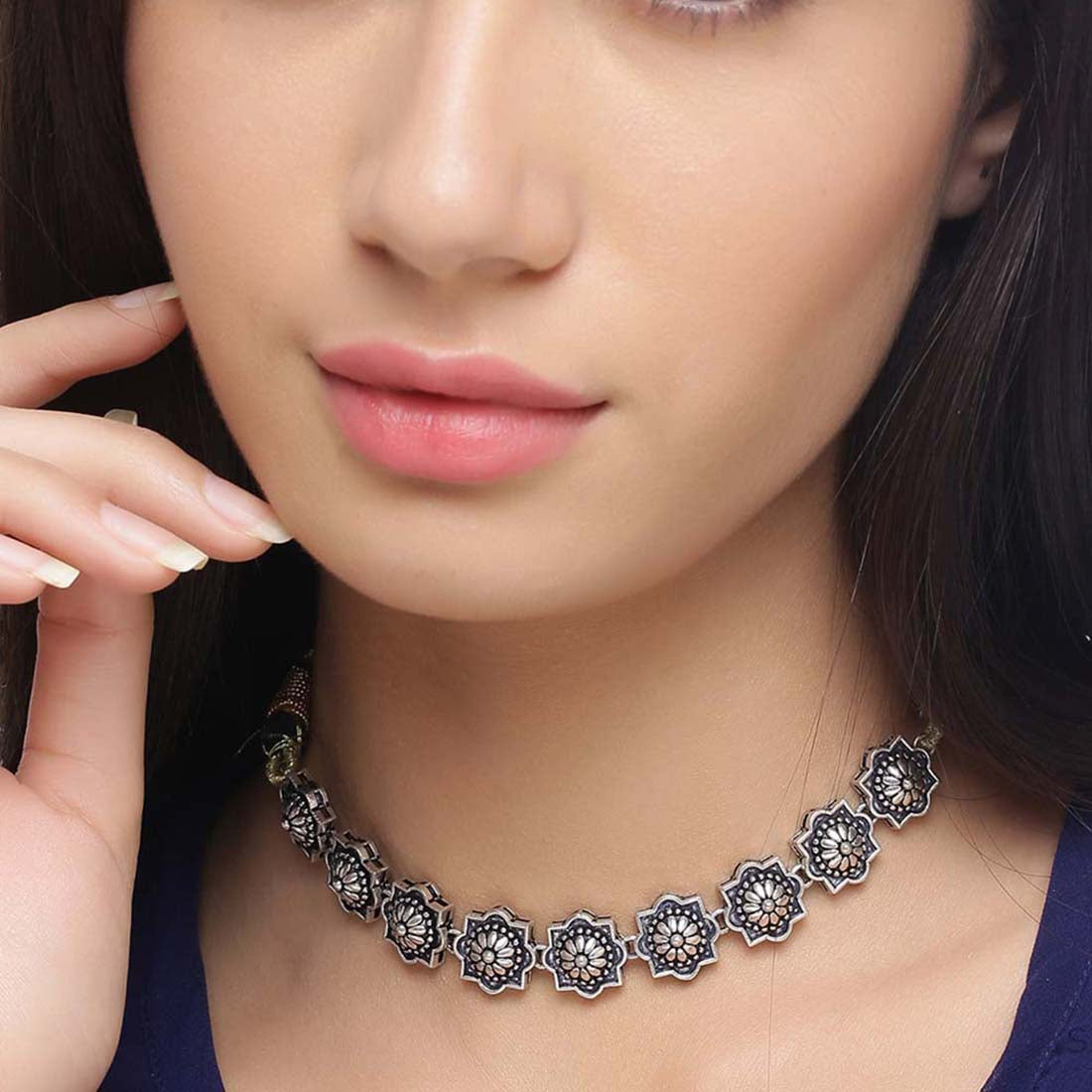 Abhira Looping Design Necklace