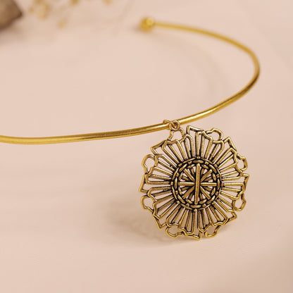 Woven Wonders Coiling Hasli Necklace